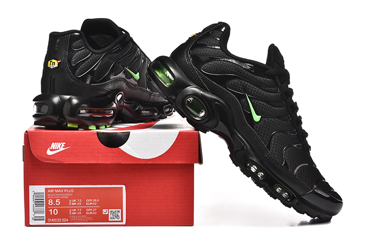 Nike Air Max Plus Black Green Strike DM0032-024 – Image 7