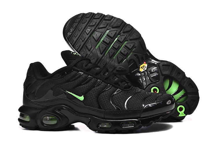 Nike Air Max Plus Black Green Strike DM0032-024 – Image 5
