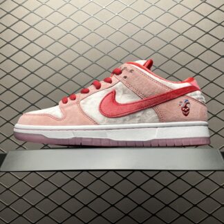 Nike SB Dunk Low StrangeLove Skateboards CT2552-800