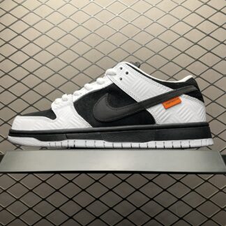 Nike SB Dunk Low TIGHTBOOTH FD2629-100