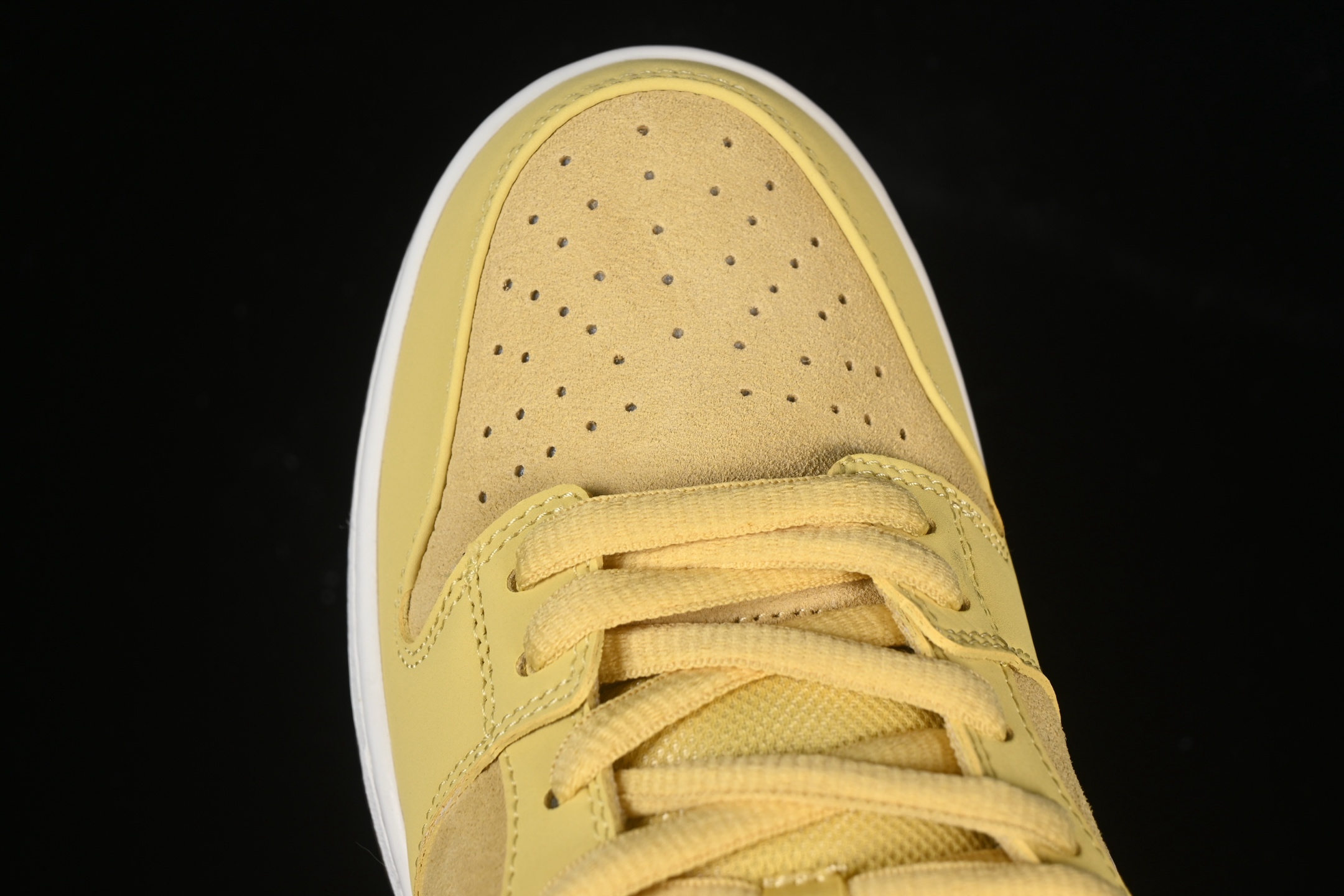 Nike SB Dunk Low Saturn Gold FJ1674-700 – Image 9