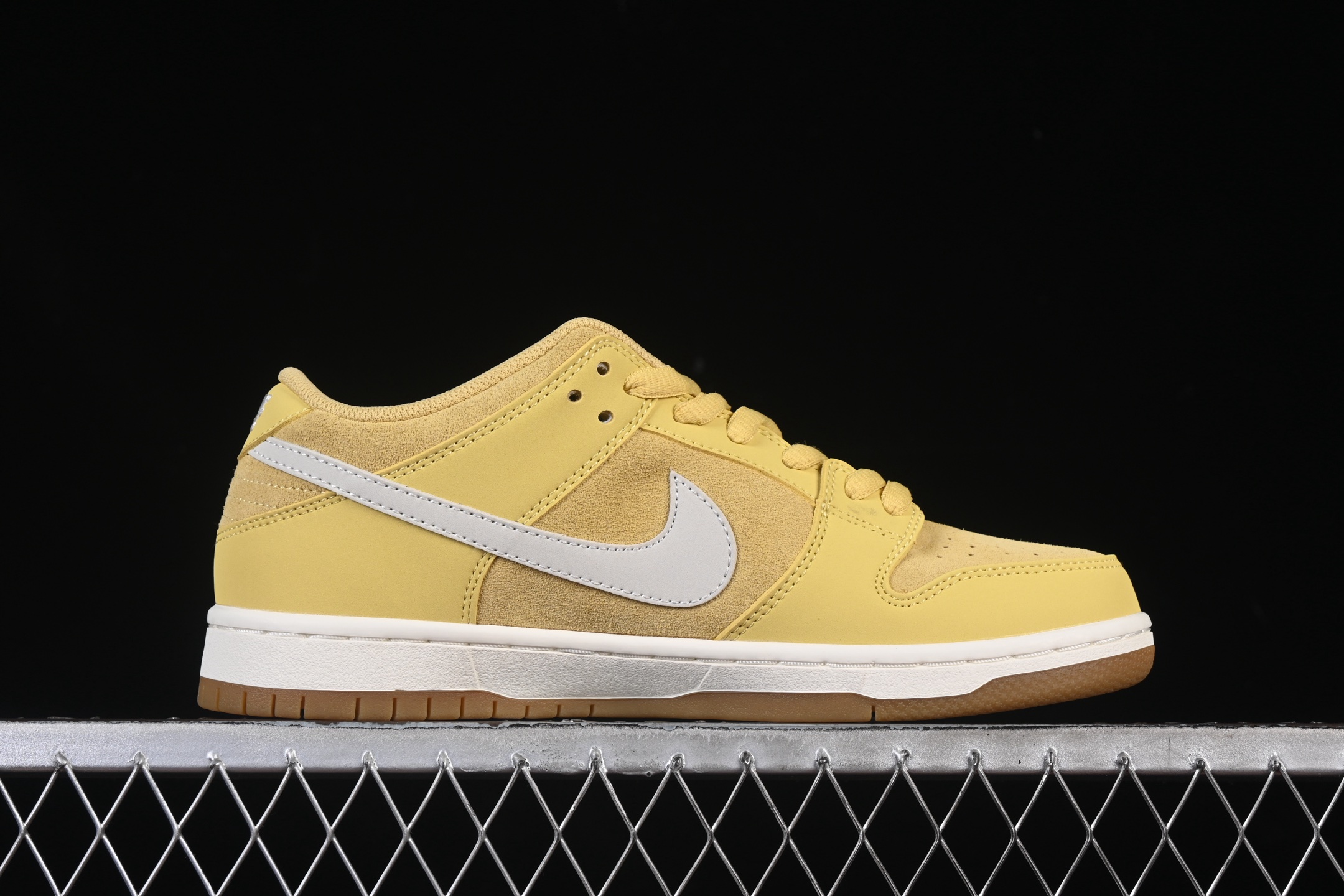 Nike SB Dunk Low Saturn Gold FJ1674-700 – Image 10