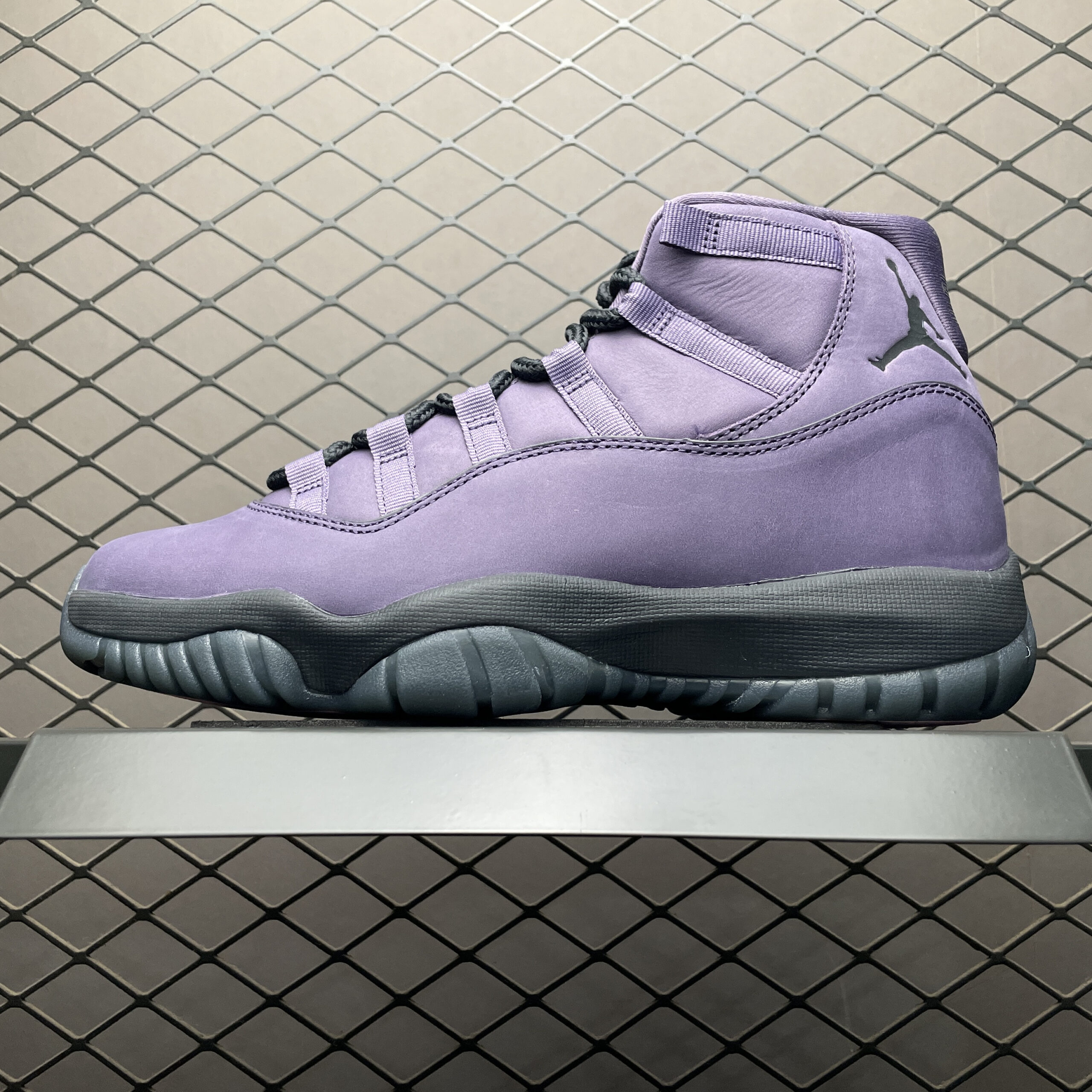 Jordan 11 Retro Mojave IO8961-553
