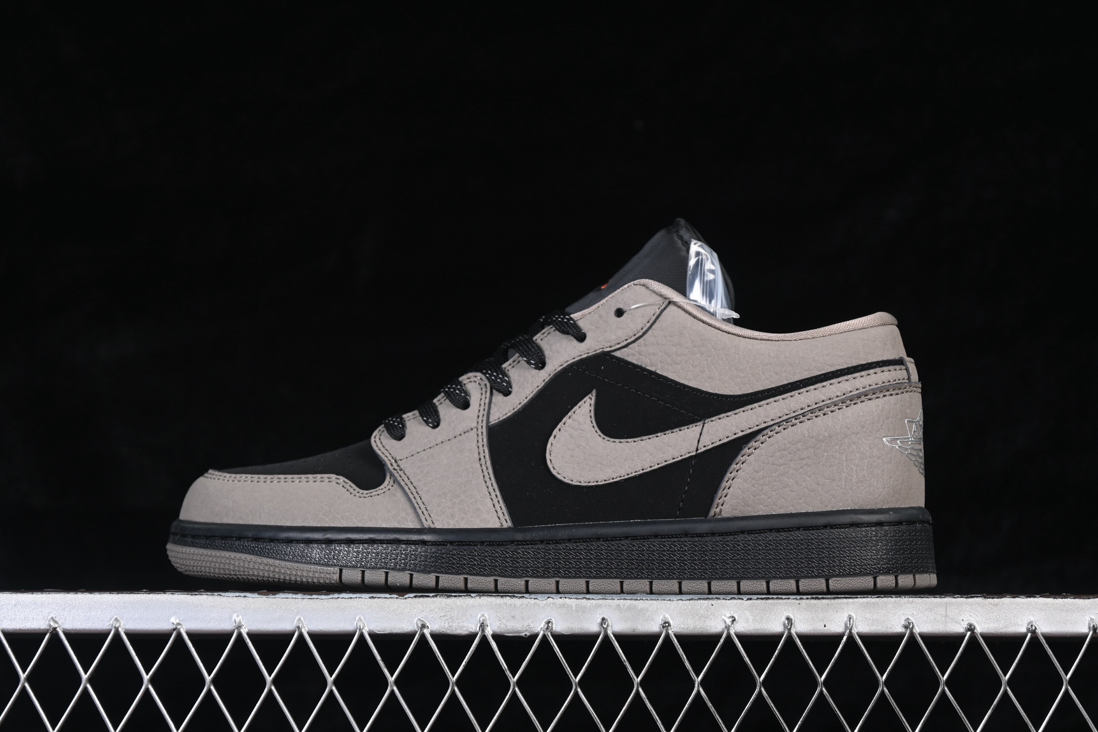 Jordan 1 Low SE Olive Grey IB7109-005