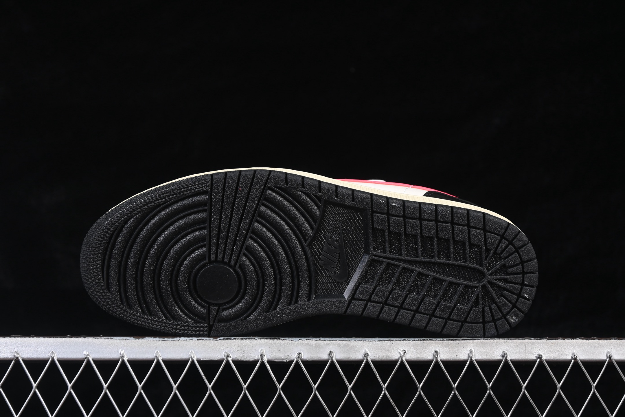 Jordan 1 Low Flight Club – Image 7