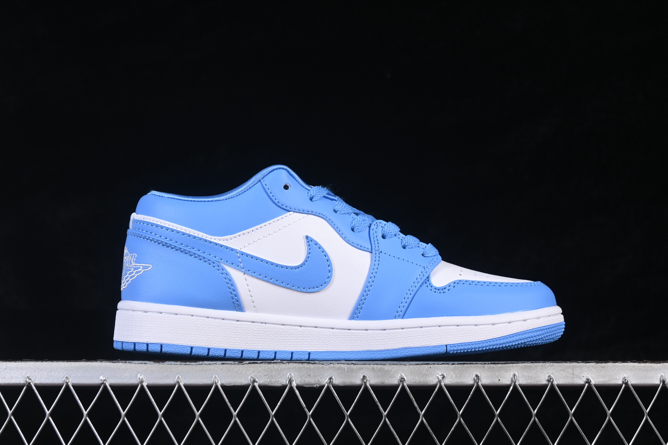 Jordan 1 Low UNC – Image 4