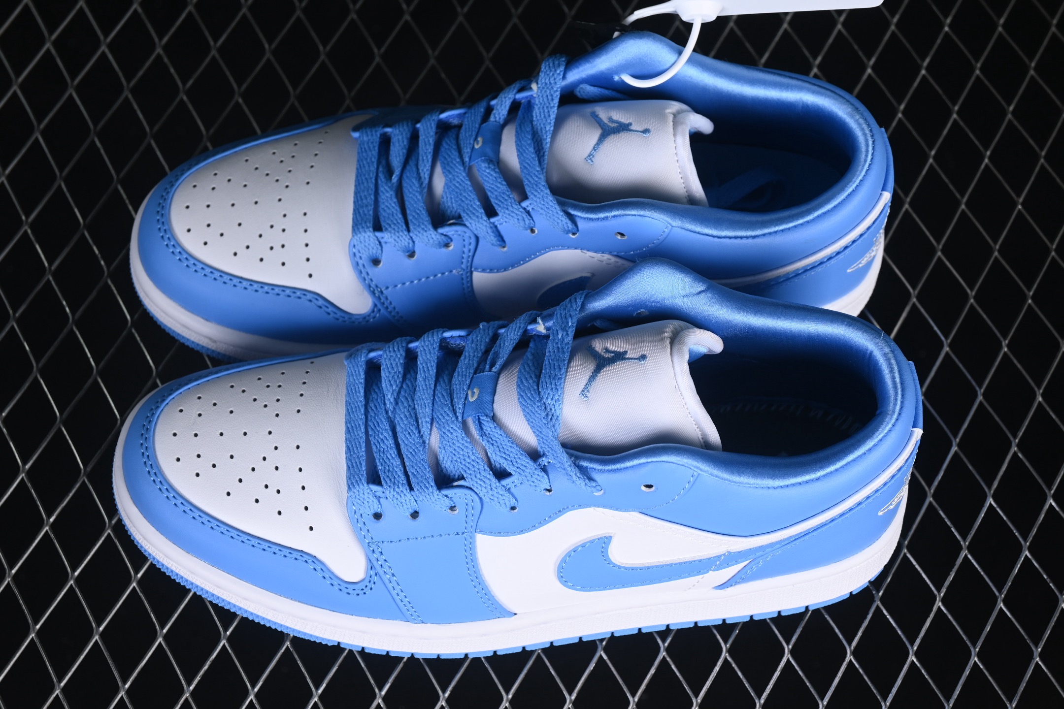 Jordan 1 Low UNC – Image 5