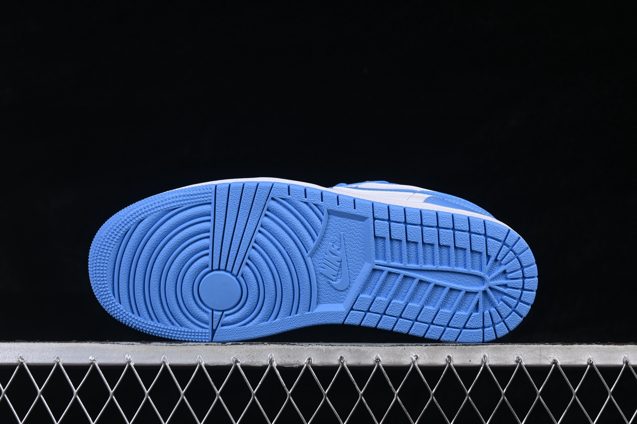 Jordan 1 Low UNC – Image 8