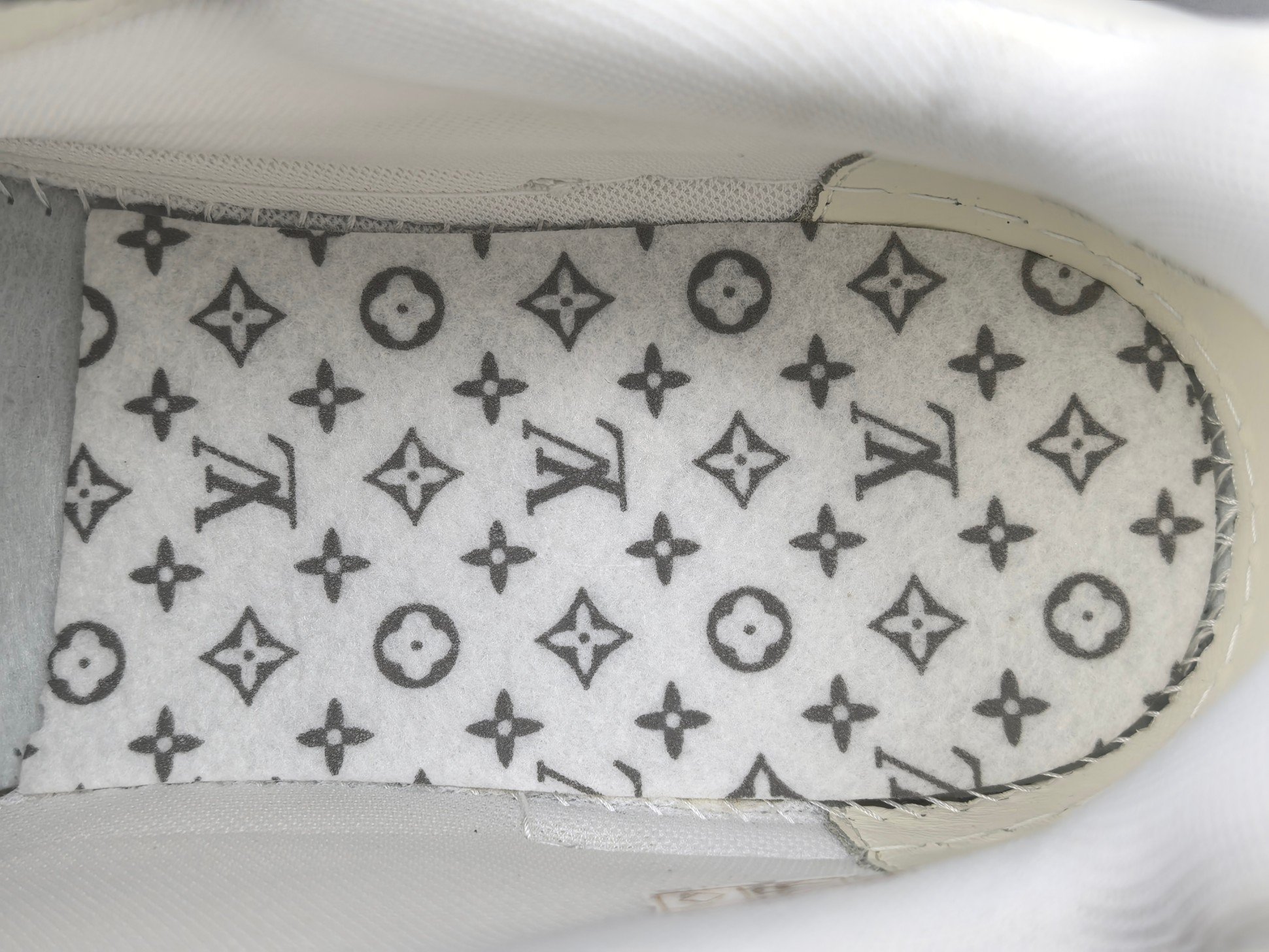 Louis Vuitton LV Trainer 1AKBCK – Image 7