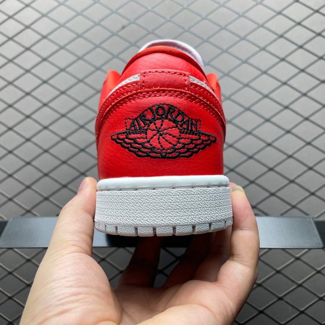 Jordan 1 Low SE Chile Red II9813-600 – Image 2