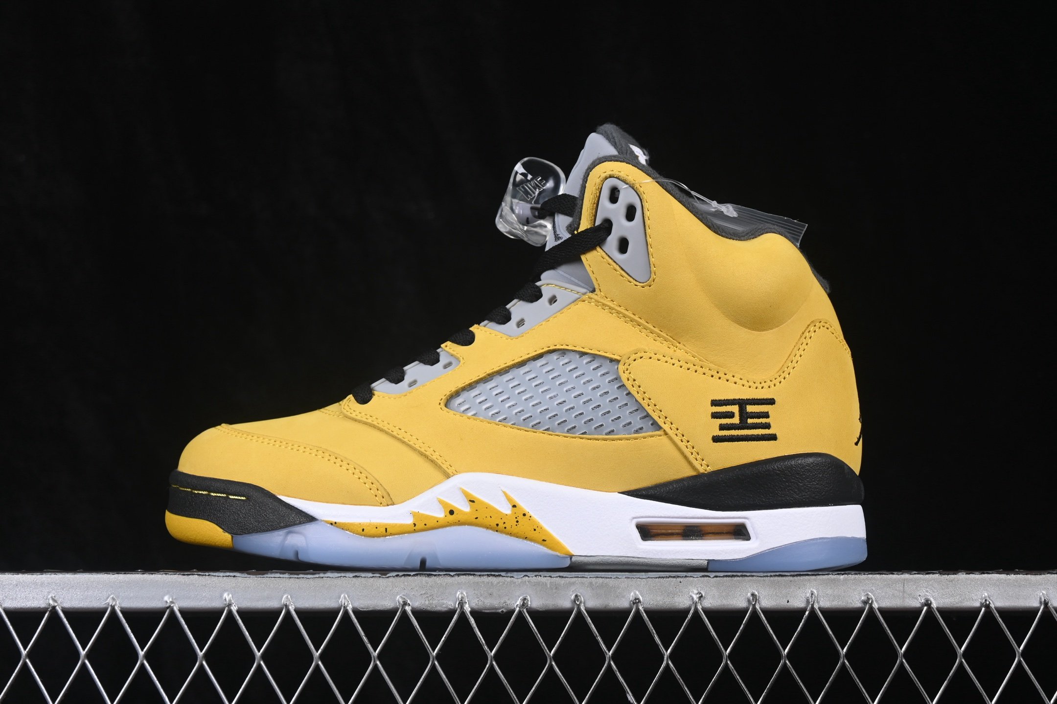 Jordan 5 Retro Tokyo T23 (2025) IO3372-700 – Image 2