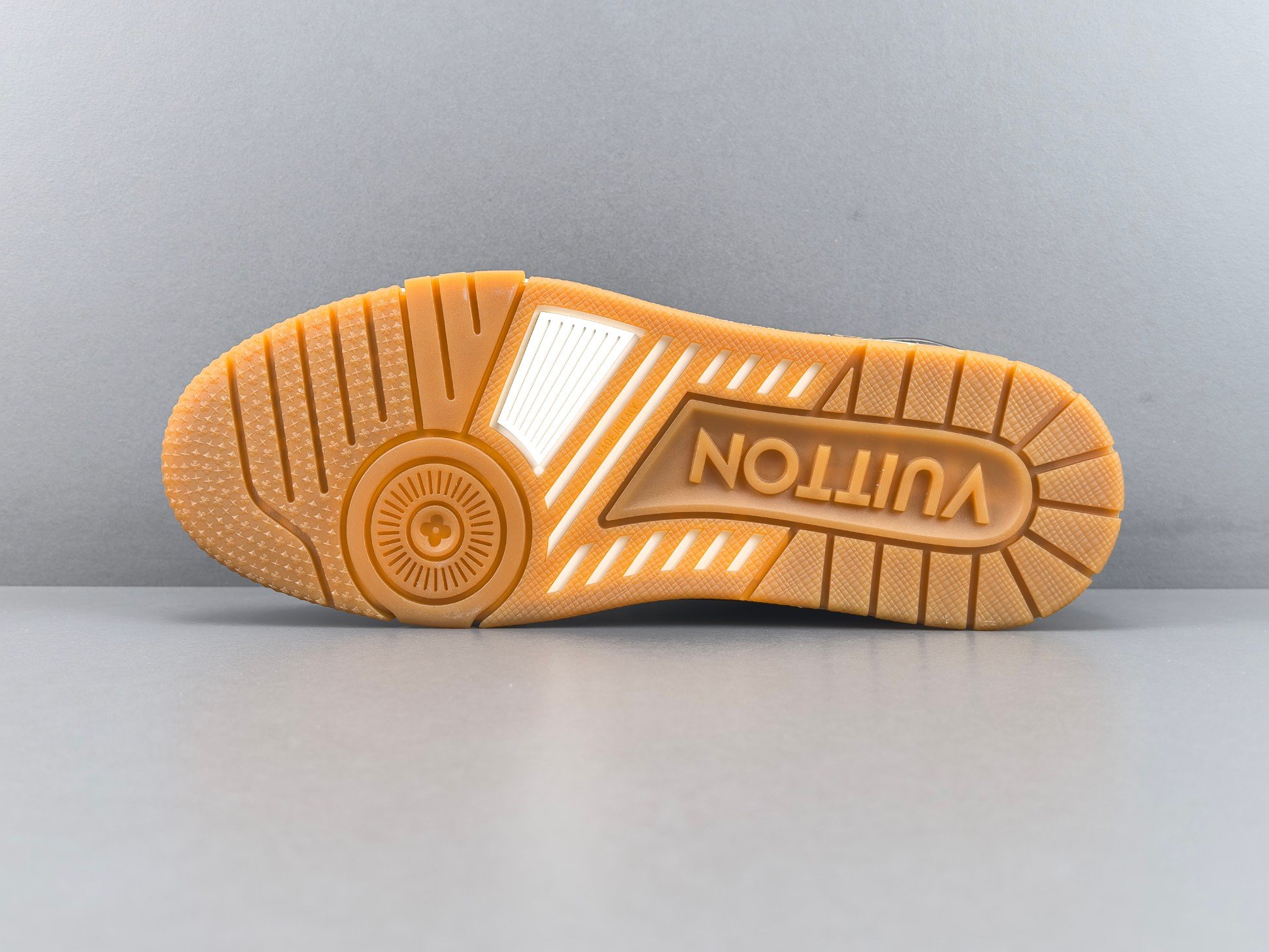 Louis Vuitton LV Trainer 1AKYD4 – Image 8