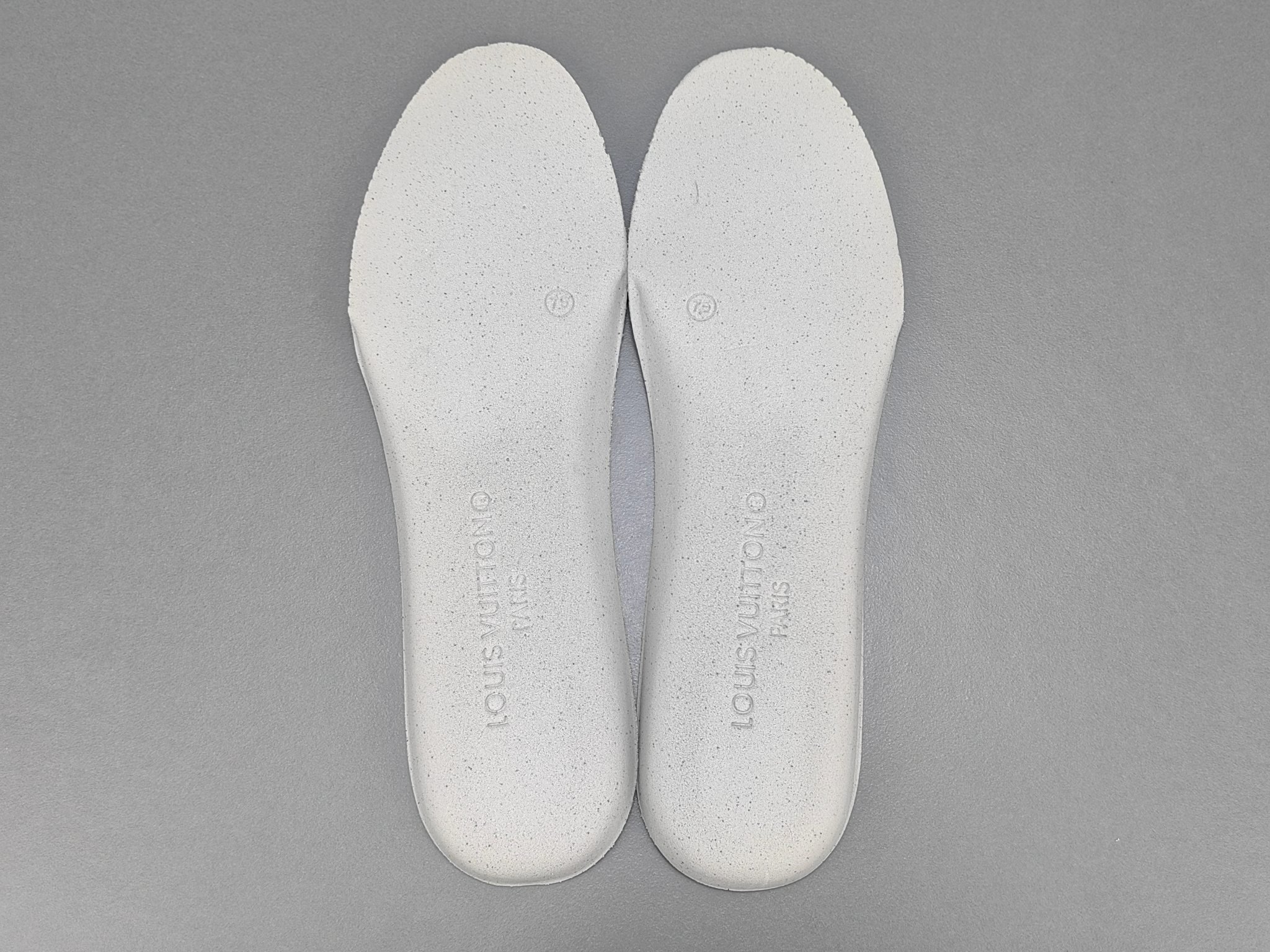 Louis Vuitton Skate Marine 1AARRS – Image 17