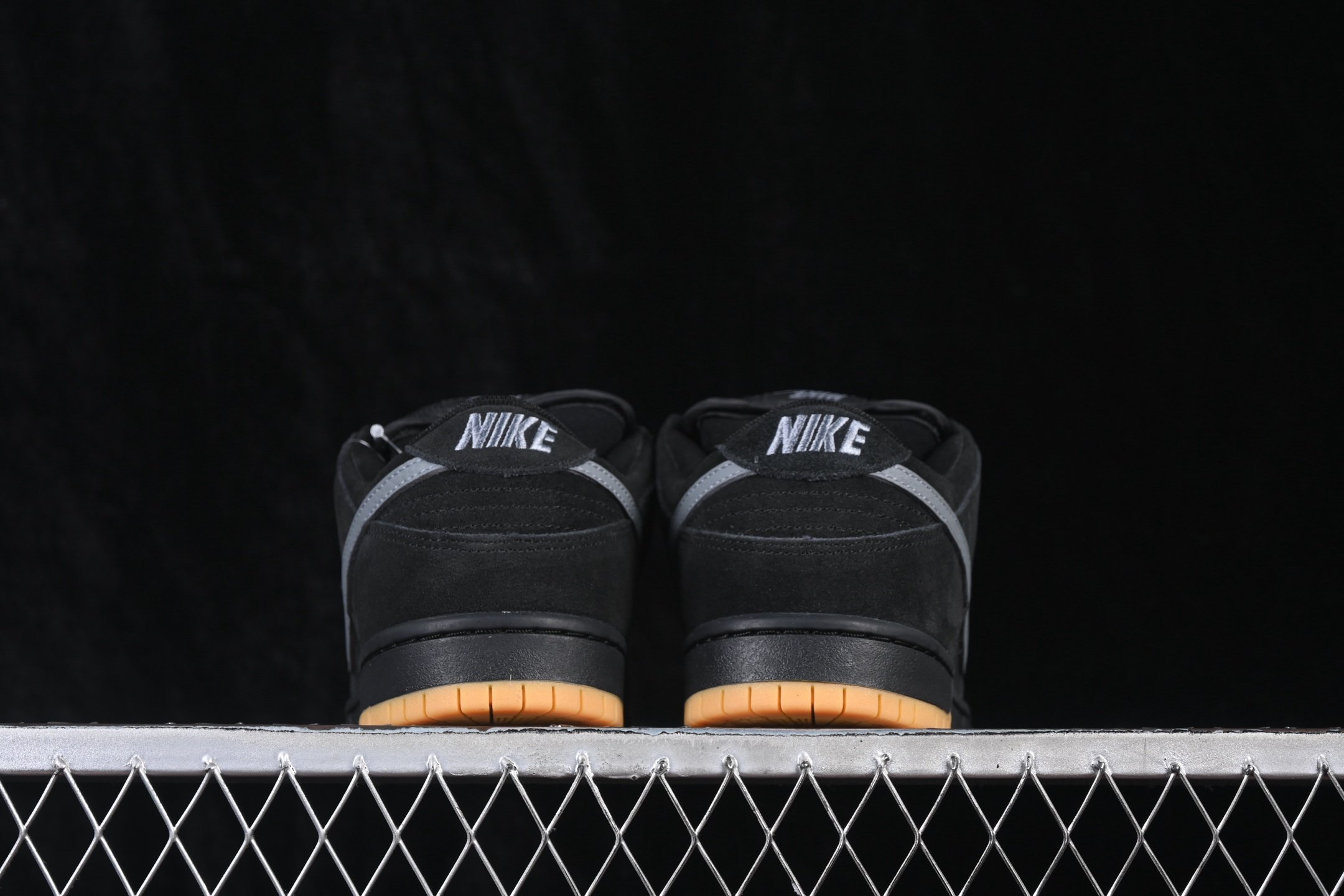 Nike Dunk Low Pro SB 'Fog' BQ6817-010 – Image 7