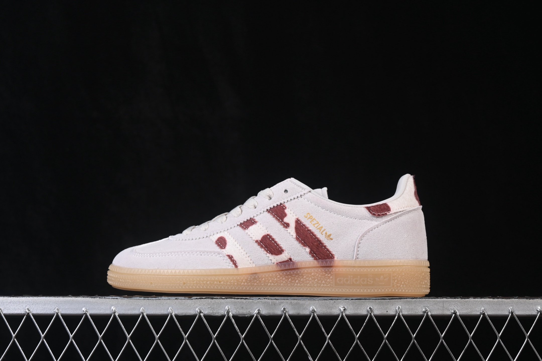 adidas Handball Spezial Wonder White Cow Stripes KI0102 – Image 2