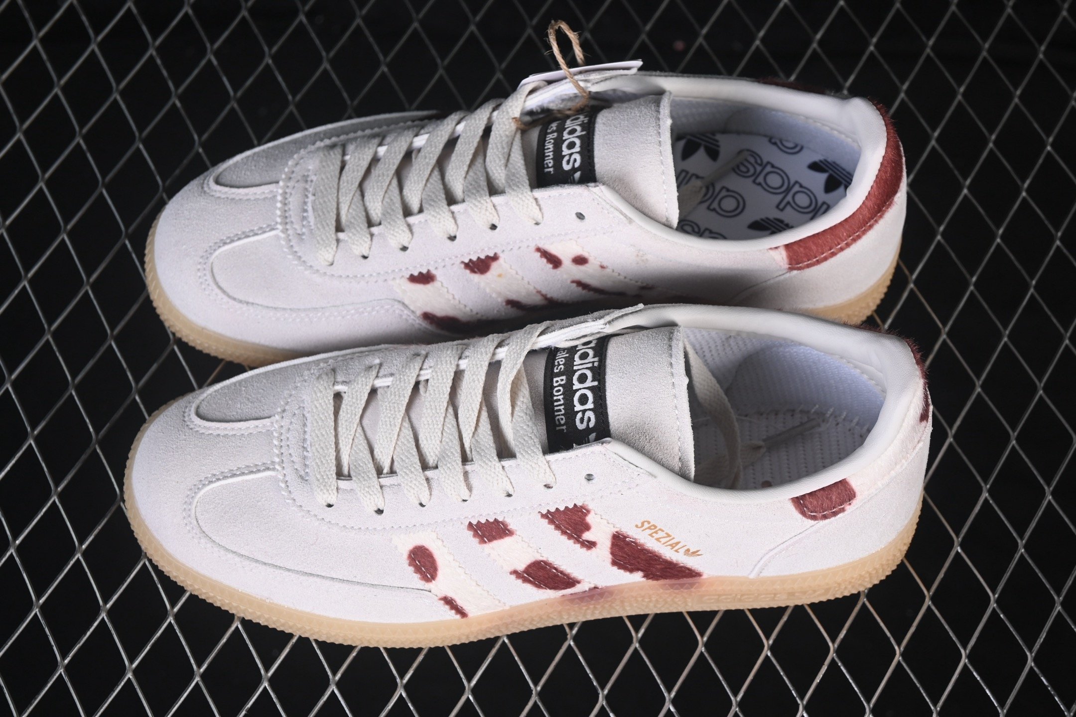 adidas Handball Spezial Wonder White Cow Stripes KI0102 – Image 6