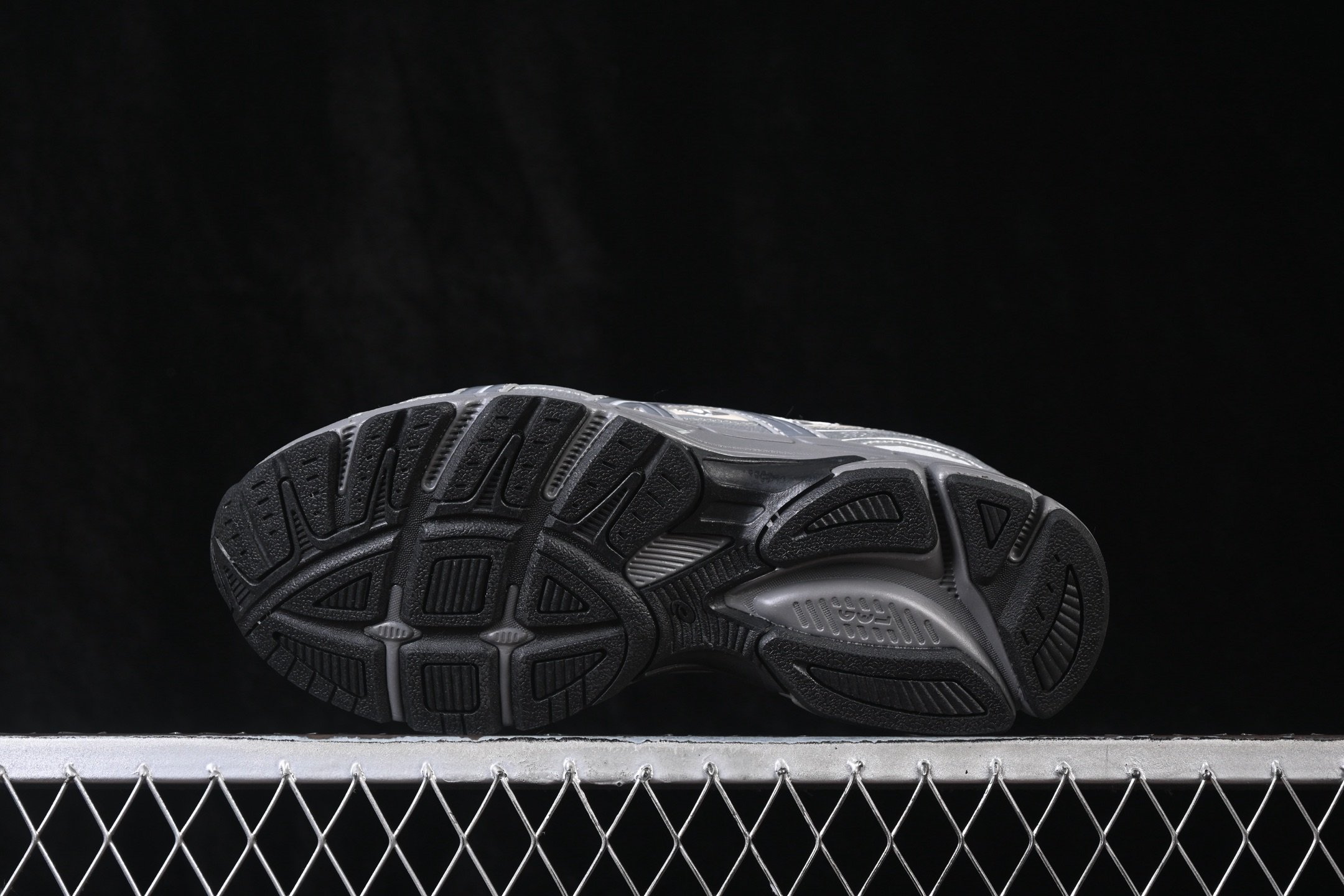 ASICS Gel Stratus MC 'Concrete Carbon' 1203B219-020 – Image 4