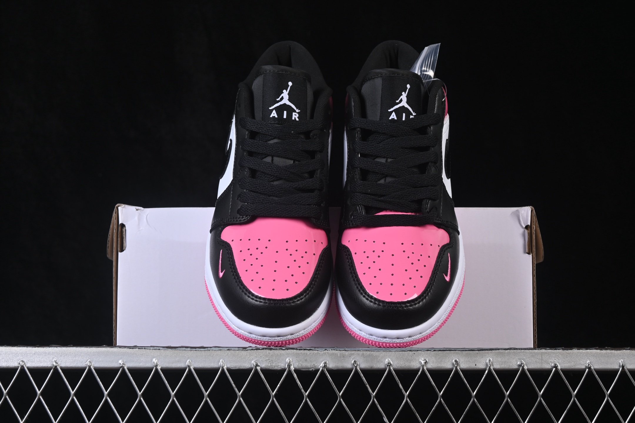 Jordan 1 Low SE Black Pinksicle Patent IV2446-684 – Image 5