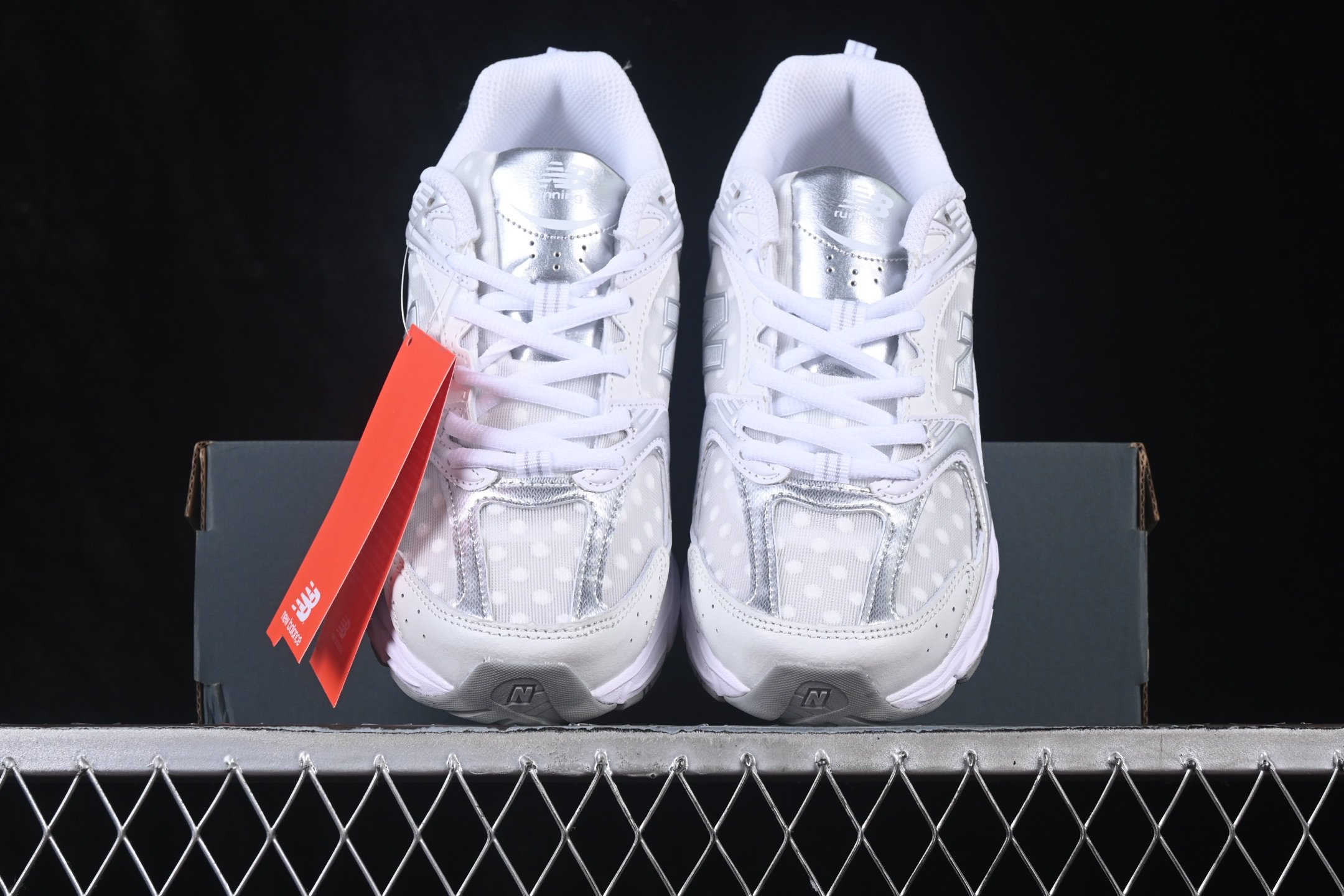 New Balance 530 Silver Metallic Polka Dots U530HFW – Image 5