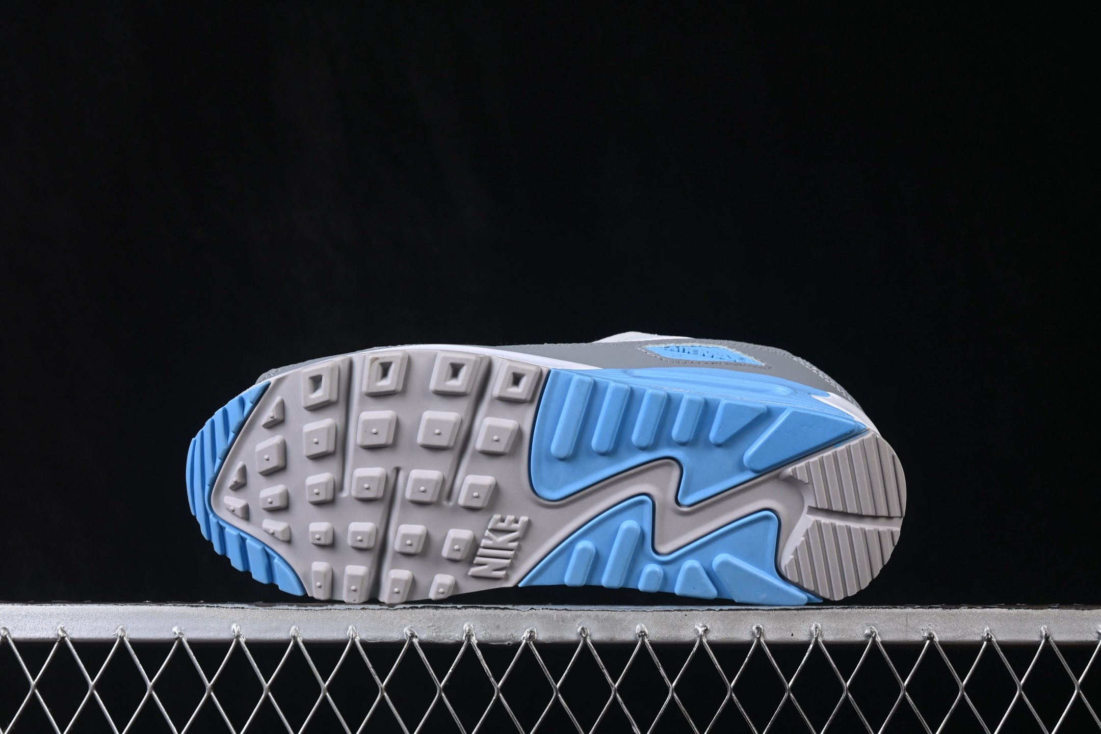 Nike Air Max 90 'Light Smoke Grey' IX0354-100 – Image 4